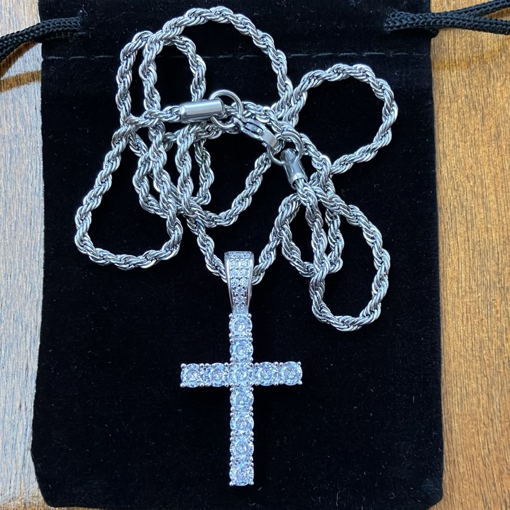 Cross Pendant Necklace With Chain 21”